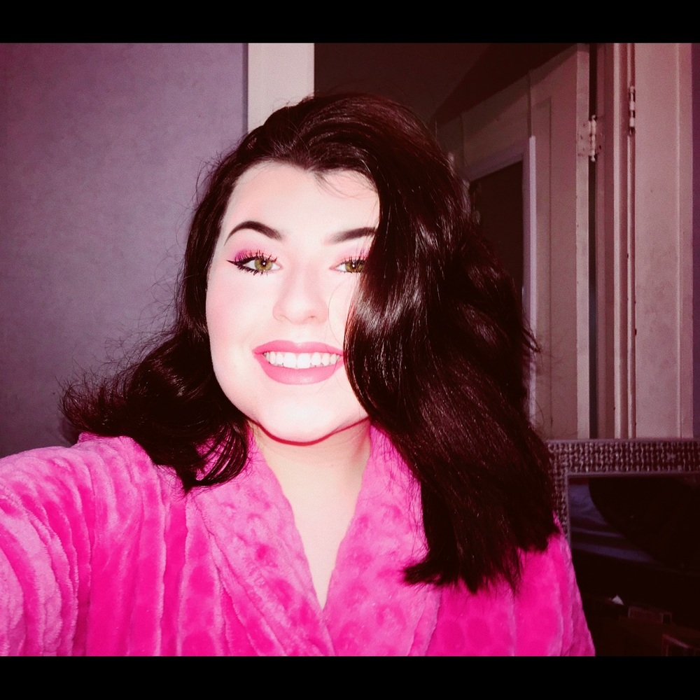 Meet your Posher, Alexis